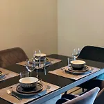 Deluxe Cosmopolitan With Free Parking * 부다페스트