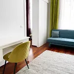 아파트 Deluxe Cosmopolitan With Free Parking