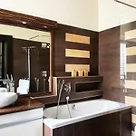 Deluxe Cosmopolitan With Free Parking 부다페스트