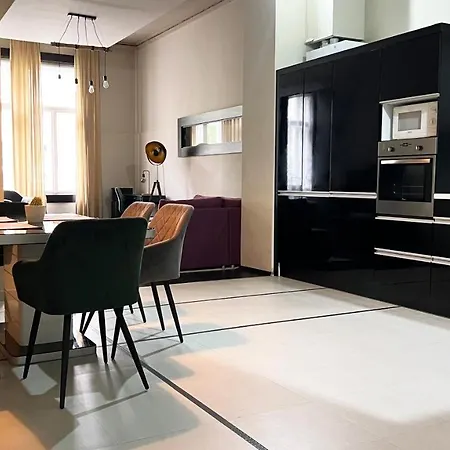 Deluxe Cosmopolitan Budapest, With Private Parking Apartament