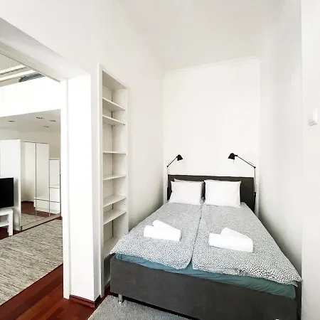 Apartament Deluxe Cosmopolitan Budapest, With Private Parking Budapesta